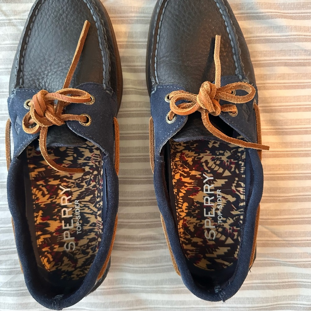 Sperry Men's Dark Blue and Tan Boat Shoes